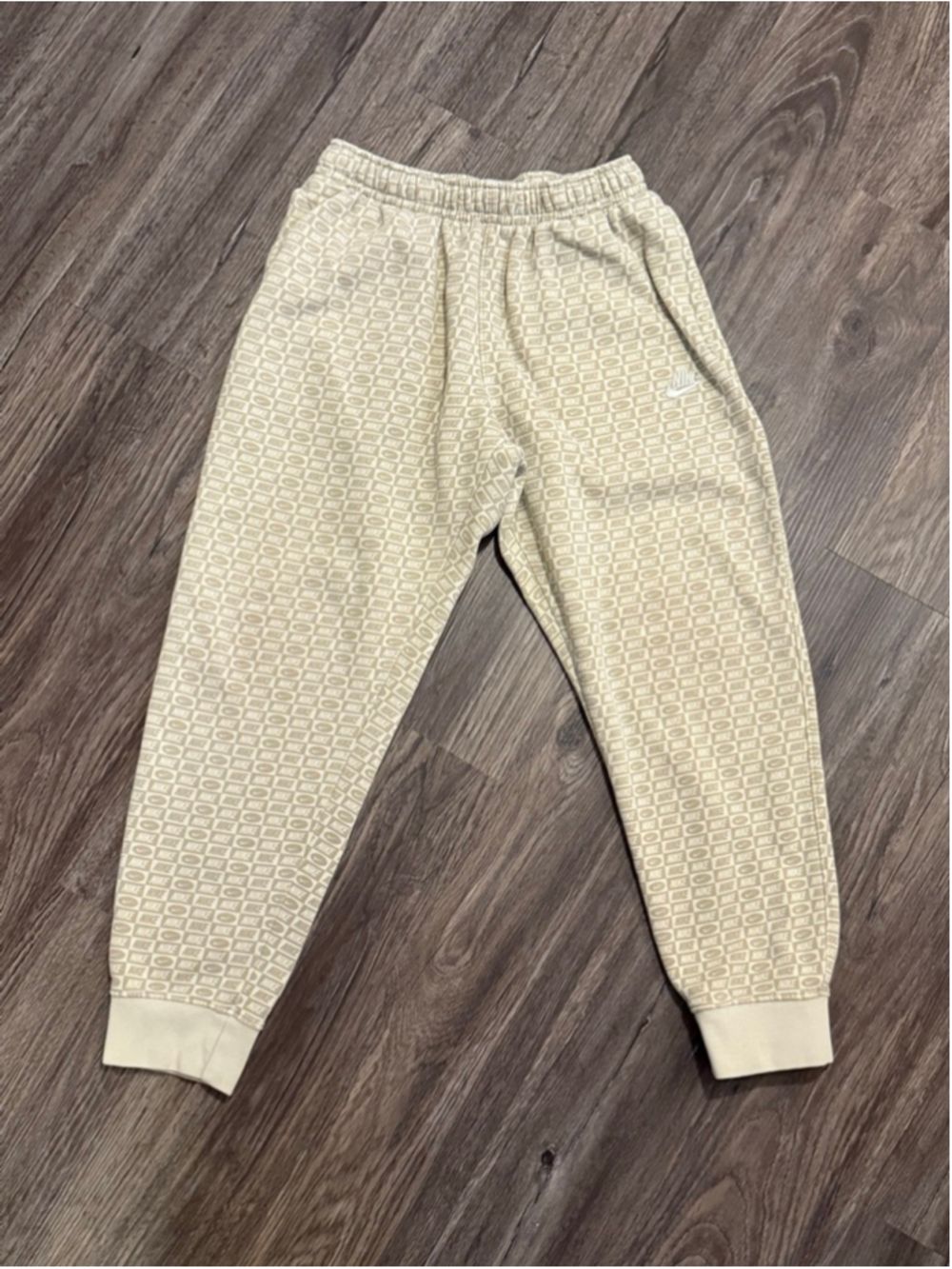 Nike Men’s All-Over Logo Tan Khaki/Beige Jogger Sweatpants Size M - Picture 2 of 7